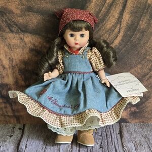 2004 MADAME ALEXANDER Doll with blue Dress